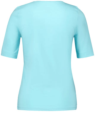Nachhaltiges T-Shirt mit satiniertem Ausschnitt