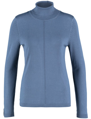 Softer Rollkragenpullover mit Armschlitzen