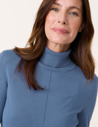 Softer Rollkragenpullover mit Armschlitzen