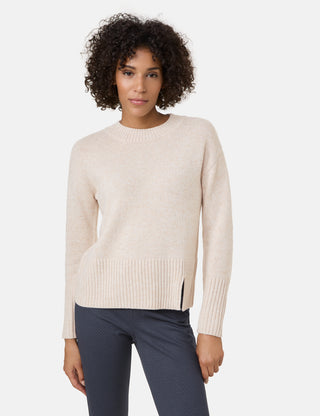 Kuscheliger Strickpullover mit Saumschlitz