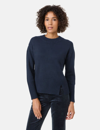 Kuscheliger Strickpullover mit Saumschlitz