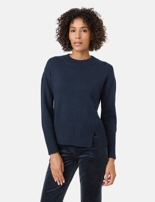 Kuscheliger Strickpullover mit Saumschlitz