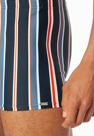 Badehose mit Bein
