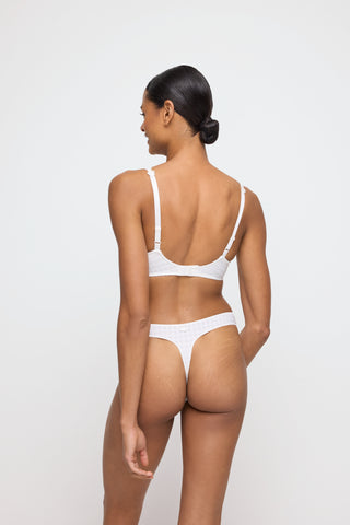 AVERO natur String