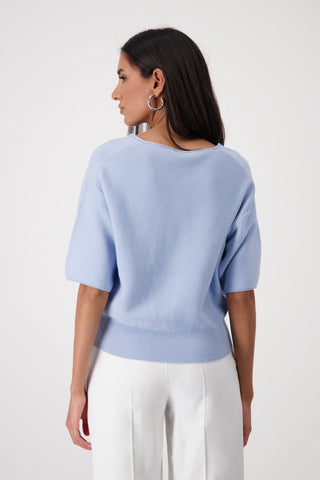 Pullover, blue sky