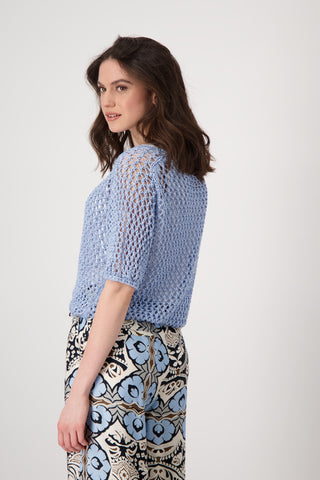 Pullover, blue sky