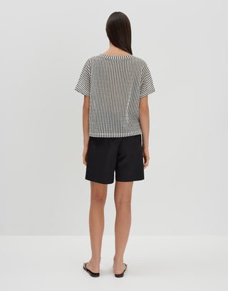 Umila, black