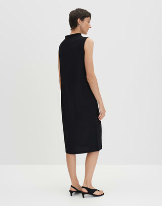 Qhiana, black