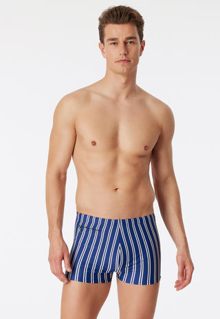 Badehose mit Bein