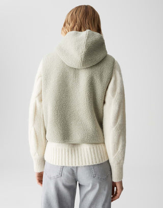 Akapu cape