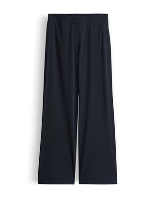 Charlie wide detail, ocean