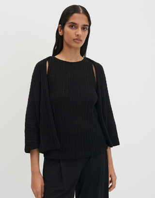 Udia, black