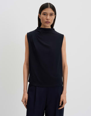 Kondie, true navy