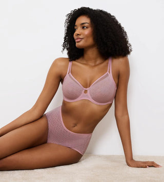 Triumph Signature Sheer W01 EX