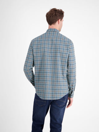 BUTTON DOWN