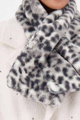 Schal, schwarz gemustert