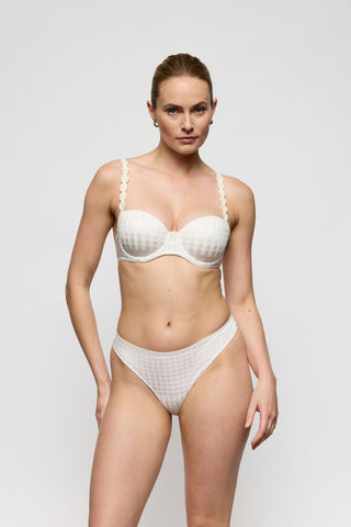 AVERO Ivory Petal String