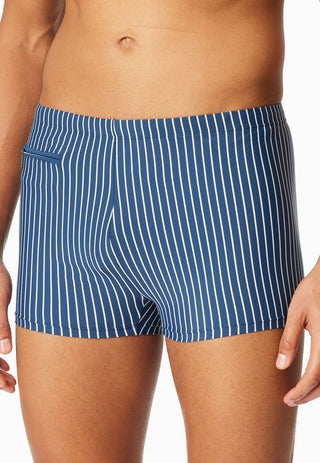 Badehose mit Bein