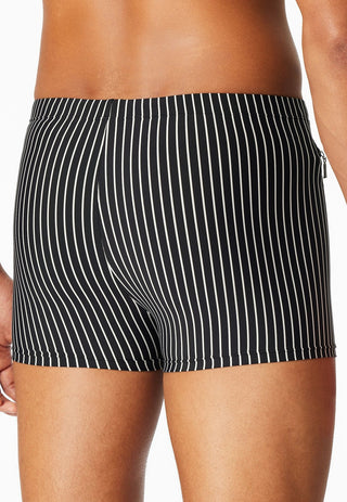 Badehose mit Bein