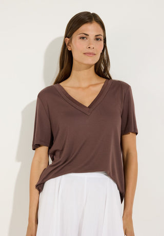 feminines Shirt mit V-Ausschnitt