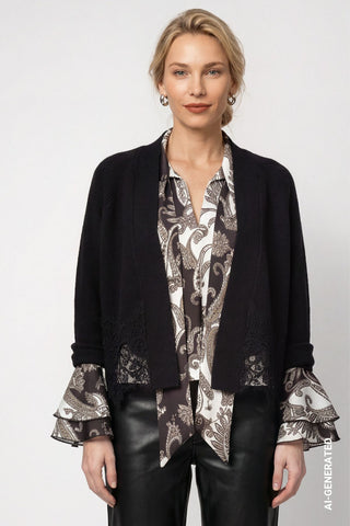 Strickjacke mit Spitzenborte