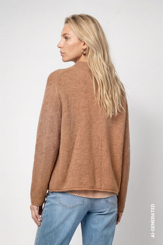 Flauschiger Strickpullover mit Rollsaum