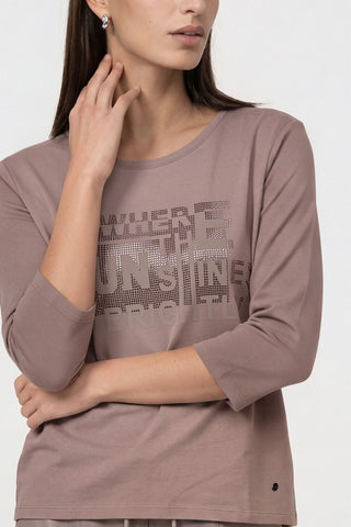 T-Shirt mit Schmuck