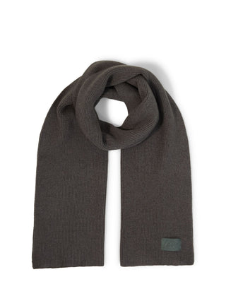 Strickschal mit Badge