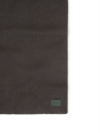 Strickschal mit Badge