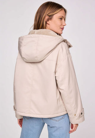 Jacke mit Kapuze