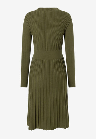 Strickkleid mit Rippenstruktur