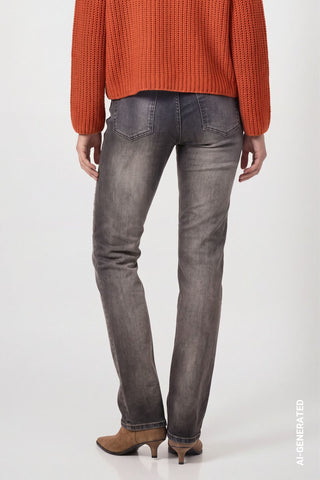 Jeans mit Strassakzenten
