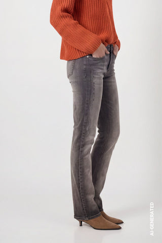 Jeans mit Strassakzenten